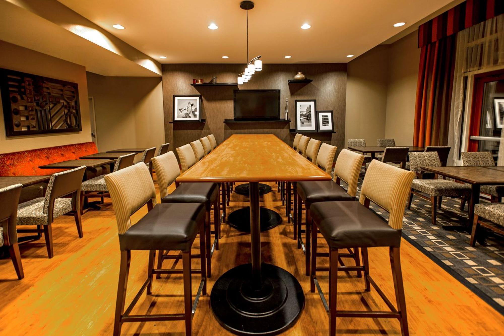 Hampton Inn New York - Laguardia Airport Zewnętrze zdjęcie