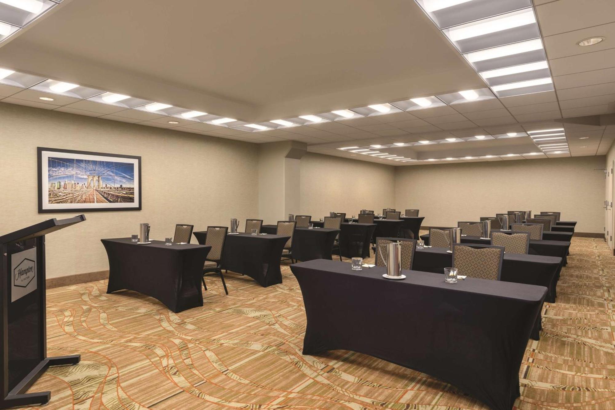 Hampton Inn New York - Laguardia Airport Zewnętrze zdjęcie