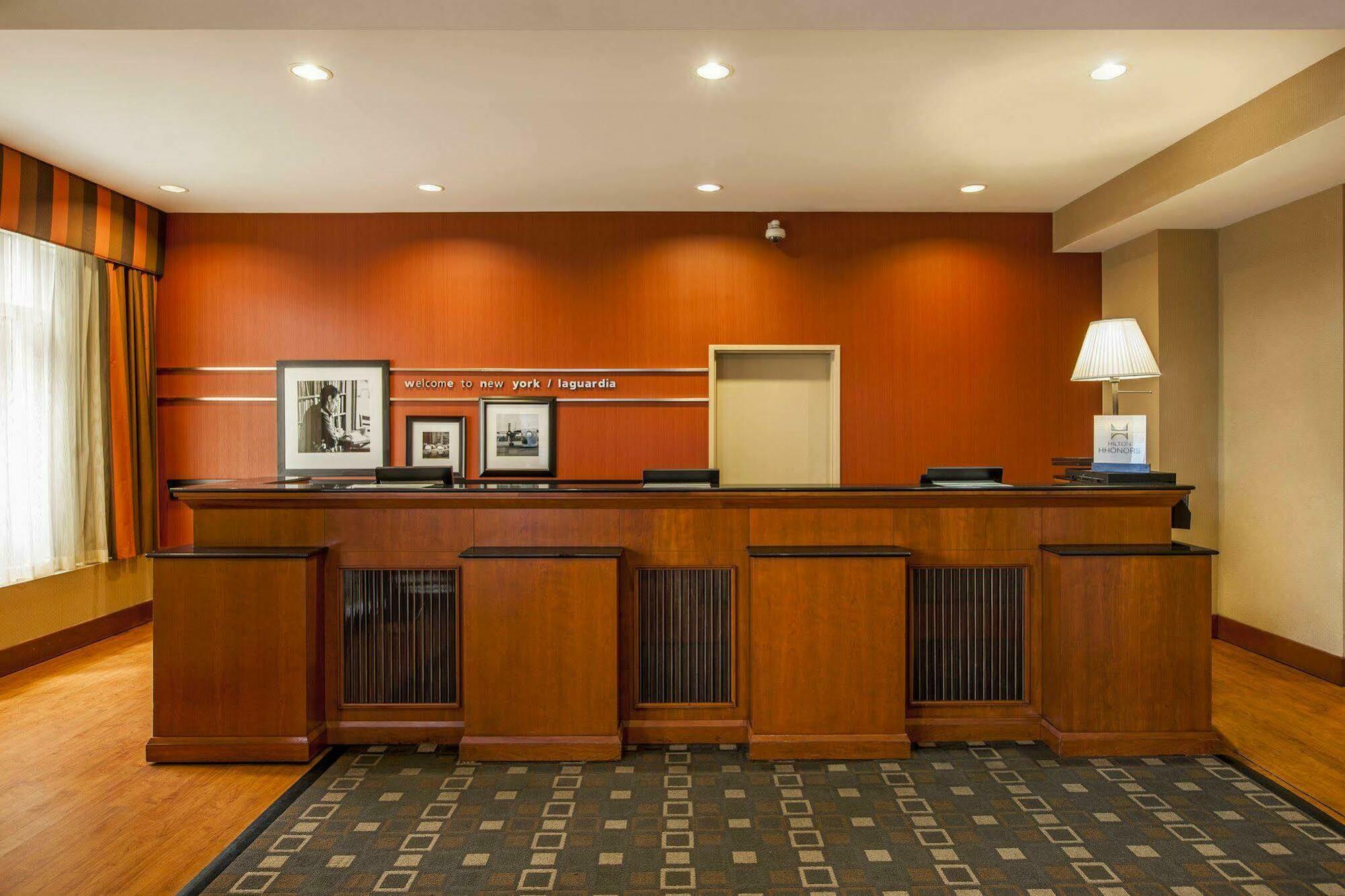 Hampton Inn New York - Laguardia Airport Zewnętrze zdjęcie
